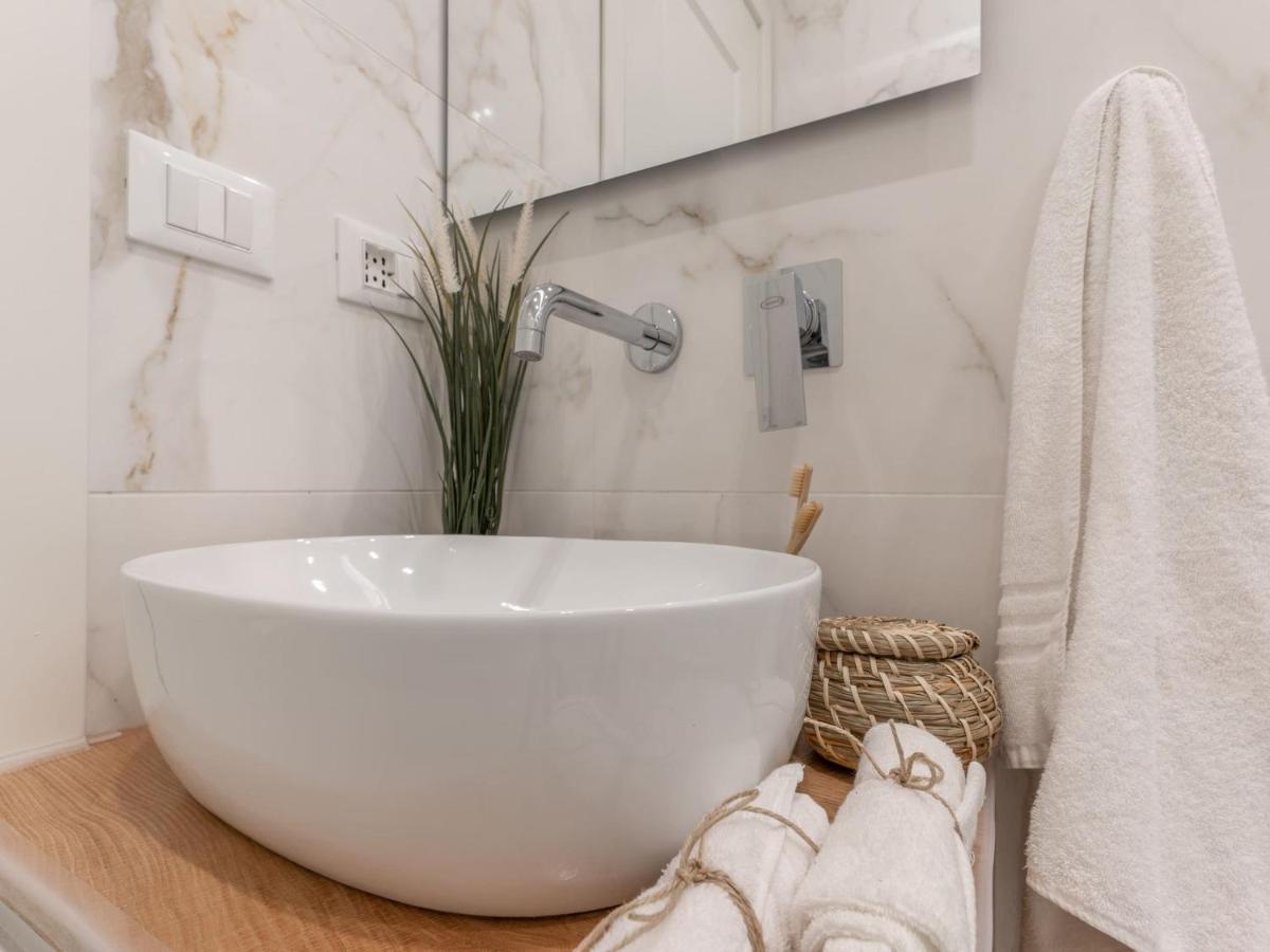 The Best Rent - Gorgeous One-Bedroom Apartment In Ticinese Milán Exteriér fotografie